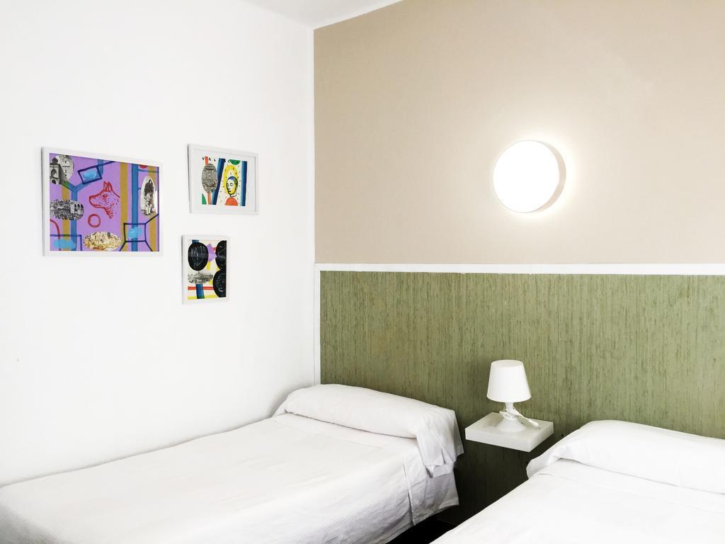 Malvarrosa Beach Rooms Valencia Ngoại thất bức ảnh