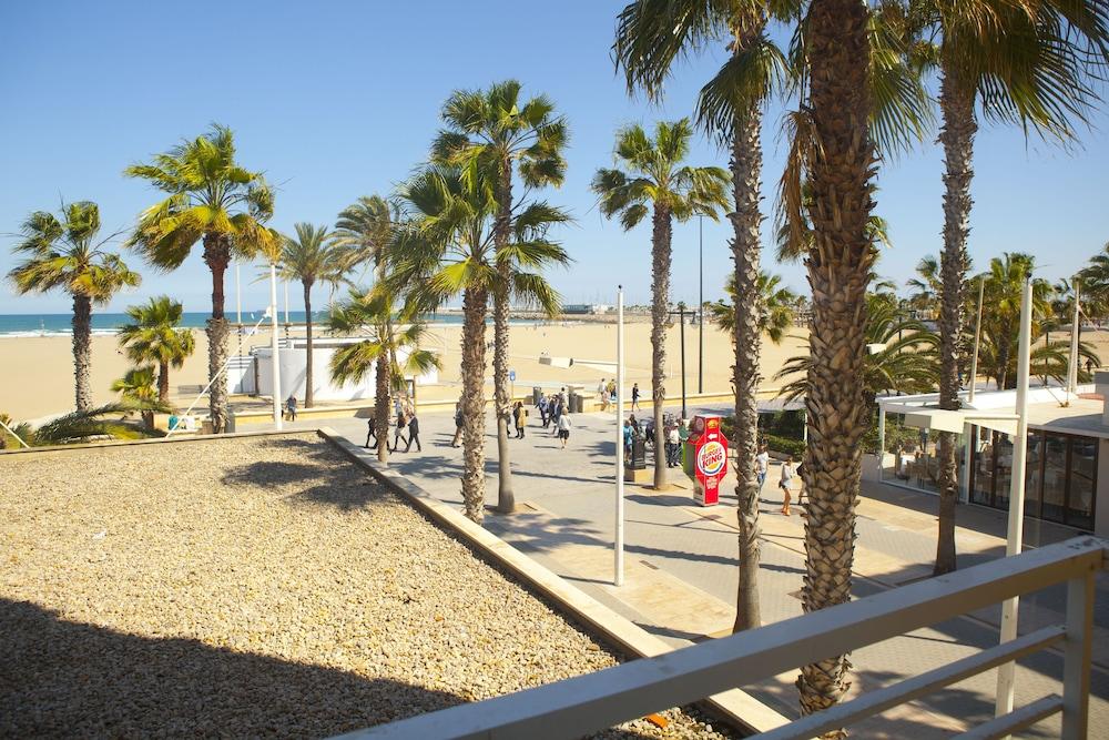 Malvarrosa Beach Rooms Valencia Ngoại thất bức ảnh