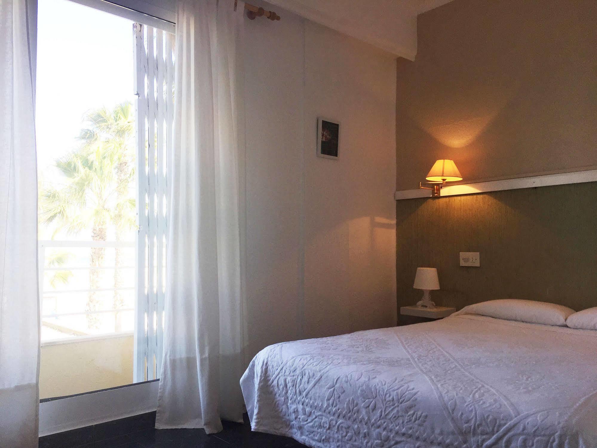 Malvarrosa Beach Rooms Valencia Ngoại thất bức ảnh